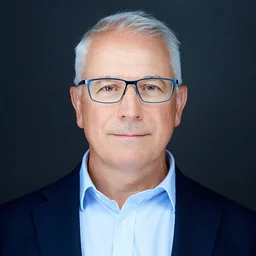 Varga Zoltán ruházati technológus, MODELLO Intézet